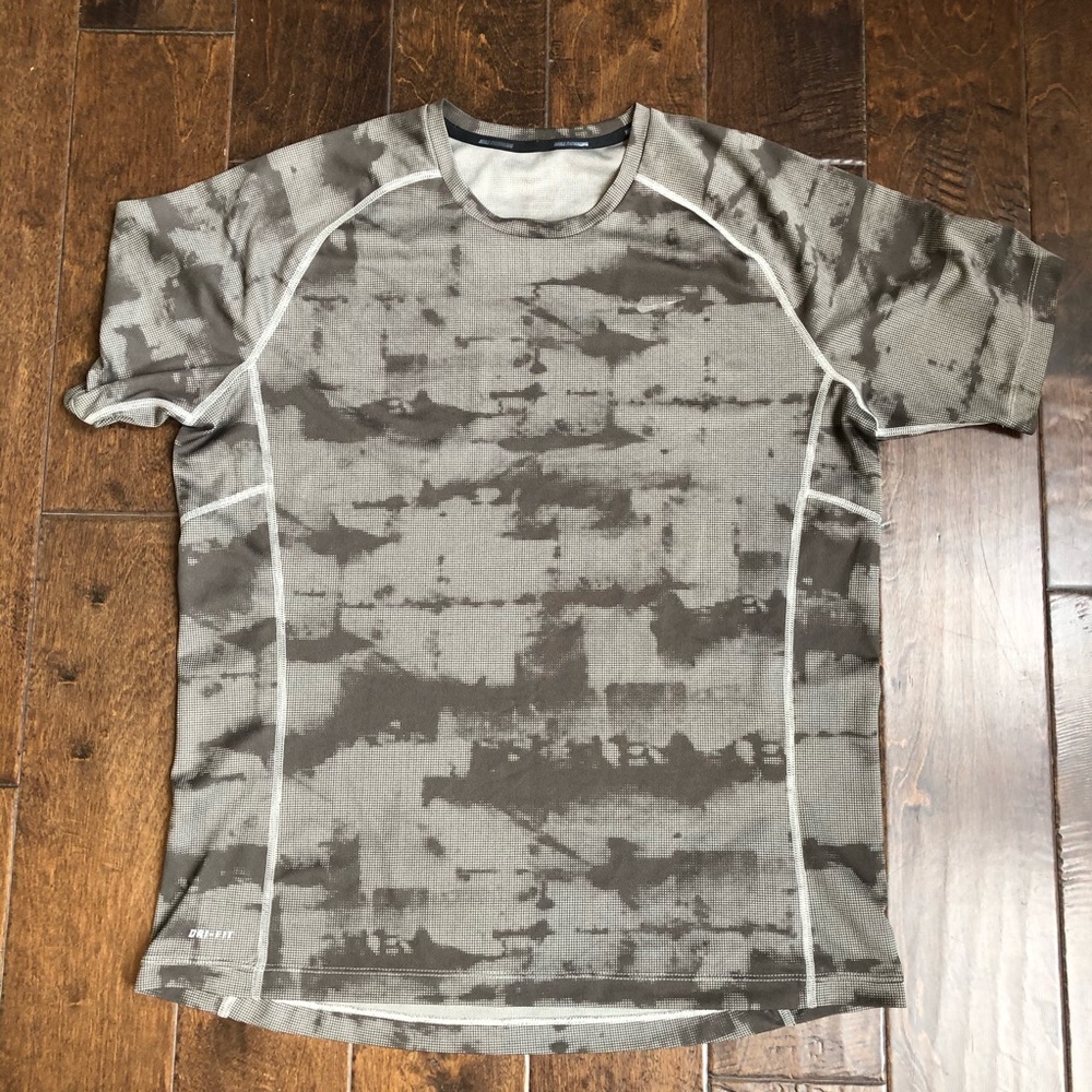 Nike Dri-Fit Size L